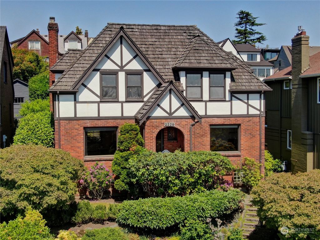 Photo of 2229 Viewmont Way W, Seattle, WA 98199 (MLS # 2132173)