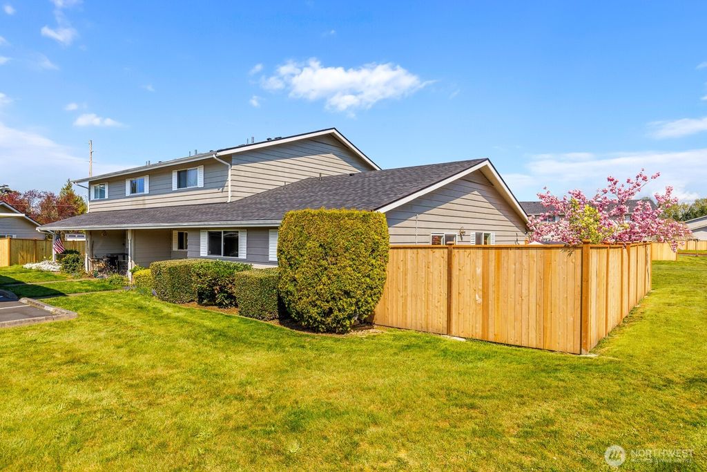 Photo of 12408 SE 272nd Place #D, Kent, WA 98030 (MLS # 2360837)