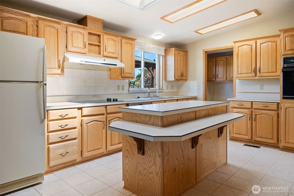 Photo of 1435 E 4th Street, Deer Park, WA 99006 (MLS # 2516017)