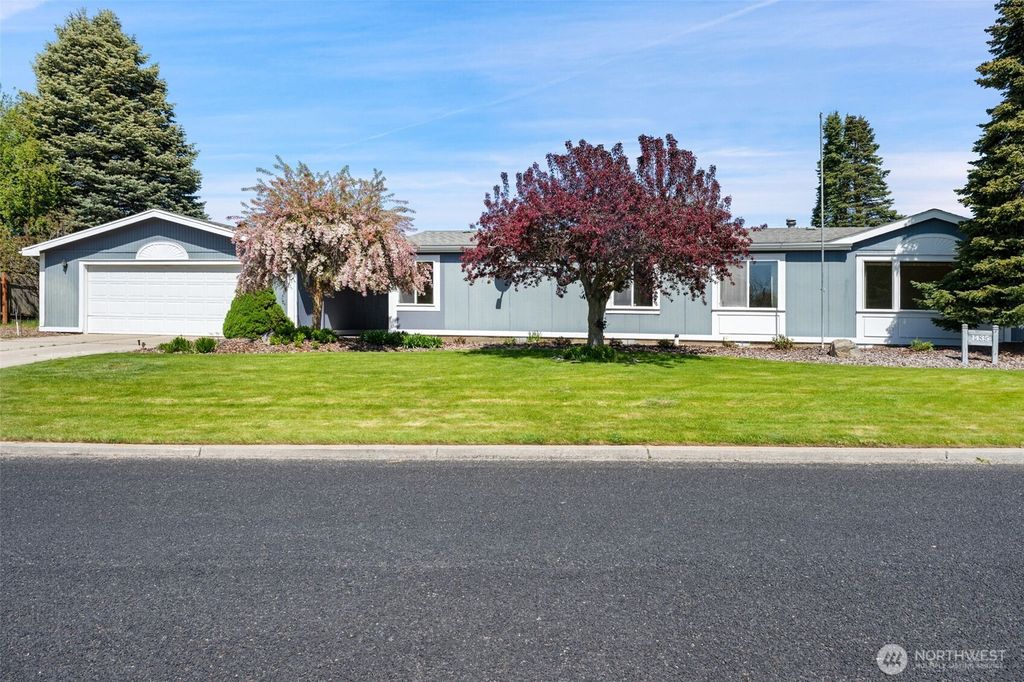 Photo of 1435 E 4th Street, Deer Park, WA 99006 (MLS # 2516017)
