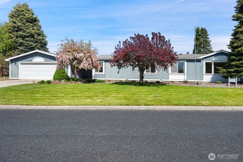 Photo of 1435 E 4th Street, Deer Park, WA 99006 (MLS # 2516017)