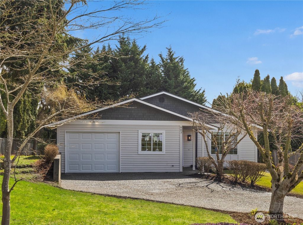 Photo of 903 20th Street, Snohomish, WA 98290 (MLS # 2346697)