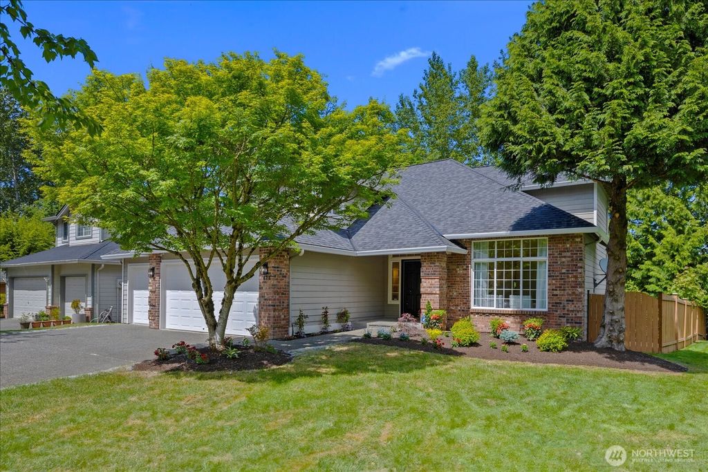 Photo of 625 191st Street SW, Lynnwood, WA 98036 (MLS # 2528041)