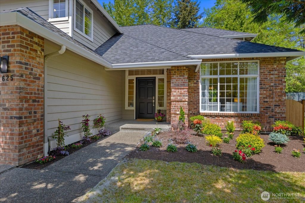 Photo of 625 191st Street SW, Lynnwood, WA 98036 (MLS # 2528041)