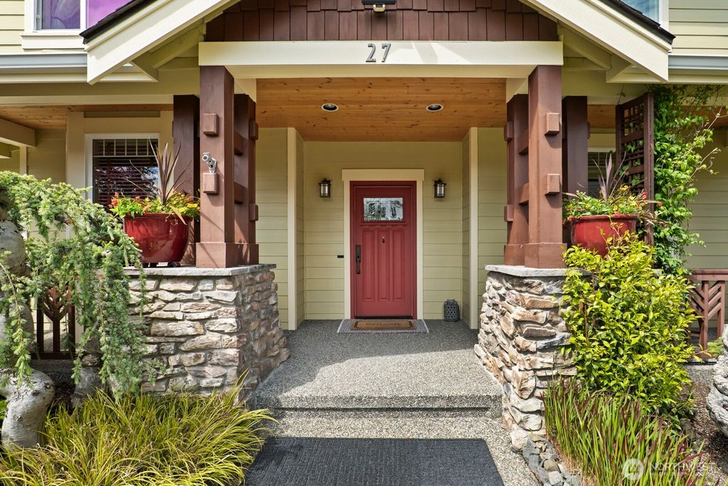 Photo of 27 148th Place SW, Lynnwood, WA 98087 (MLS # 2458331)