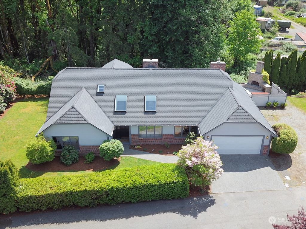 Photo of 13251 NE 110th Court, Redmond, WA 98052 (MLS # 2236307)