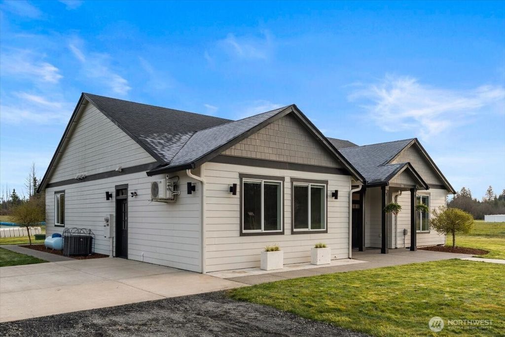 Photo of 219 Bremgartner Road, Winlock, WA 98596 (MLS # 2502172)