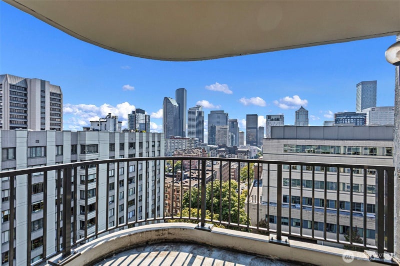 1120 Spring Street 1404