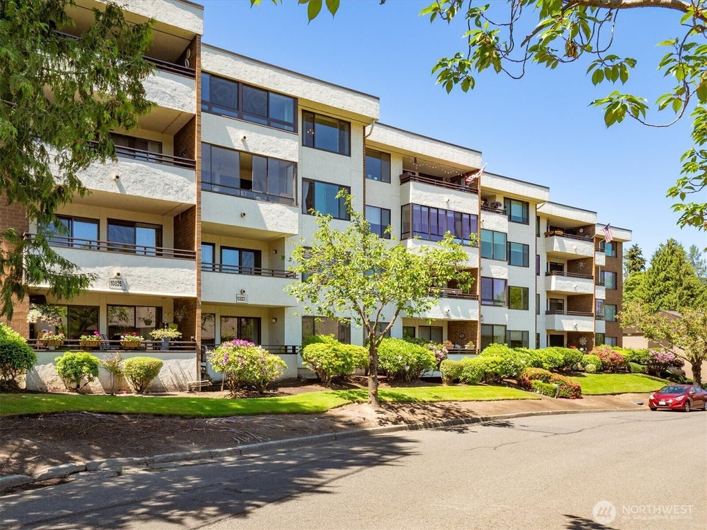 Photo of 10823 Glen Acres Drive S #D, Seattle, WA 98168 (MLS # 2533632)