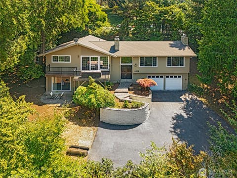 Photo of 5212 W Mercer Place, Mercer Island, WA 98040 (MLS # 2567094)