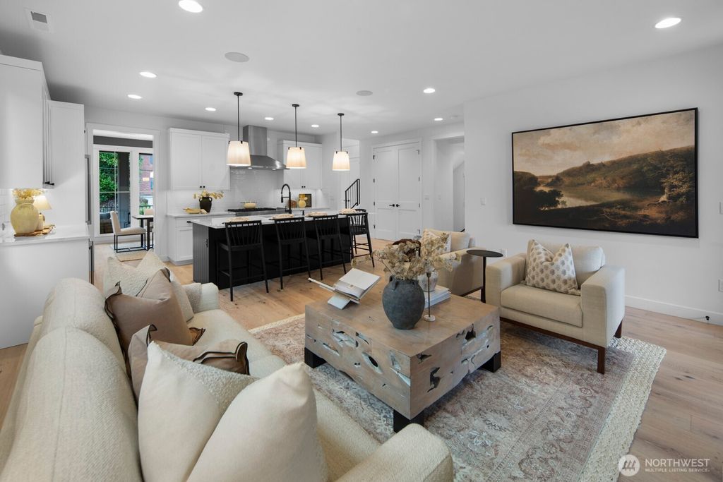 Photo of 208 35th Avenue E, Seattle, WA 98112 (MLS # 2467990)