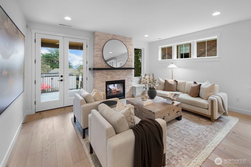 Photo of 208 35th Avenue E, Seattle, WA 98112 (MLS # 2467990)