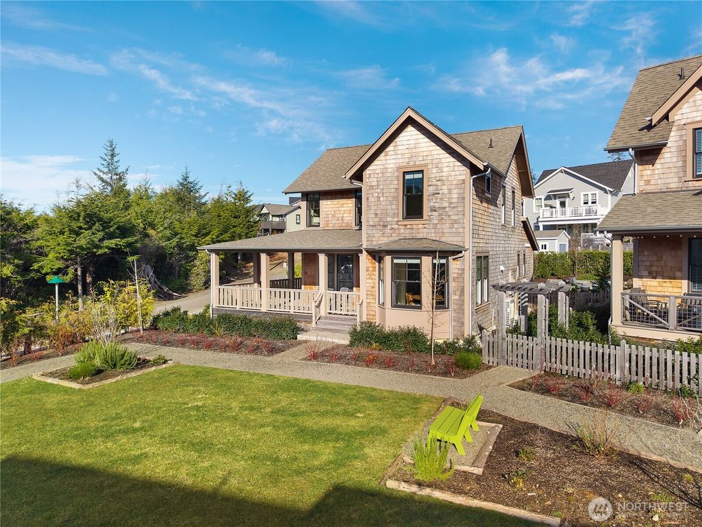 Photo of 27 Cedar Run Loop, Pacific Beach, WA 98571 (MLS # 2478123)