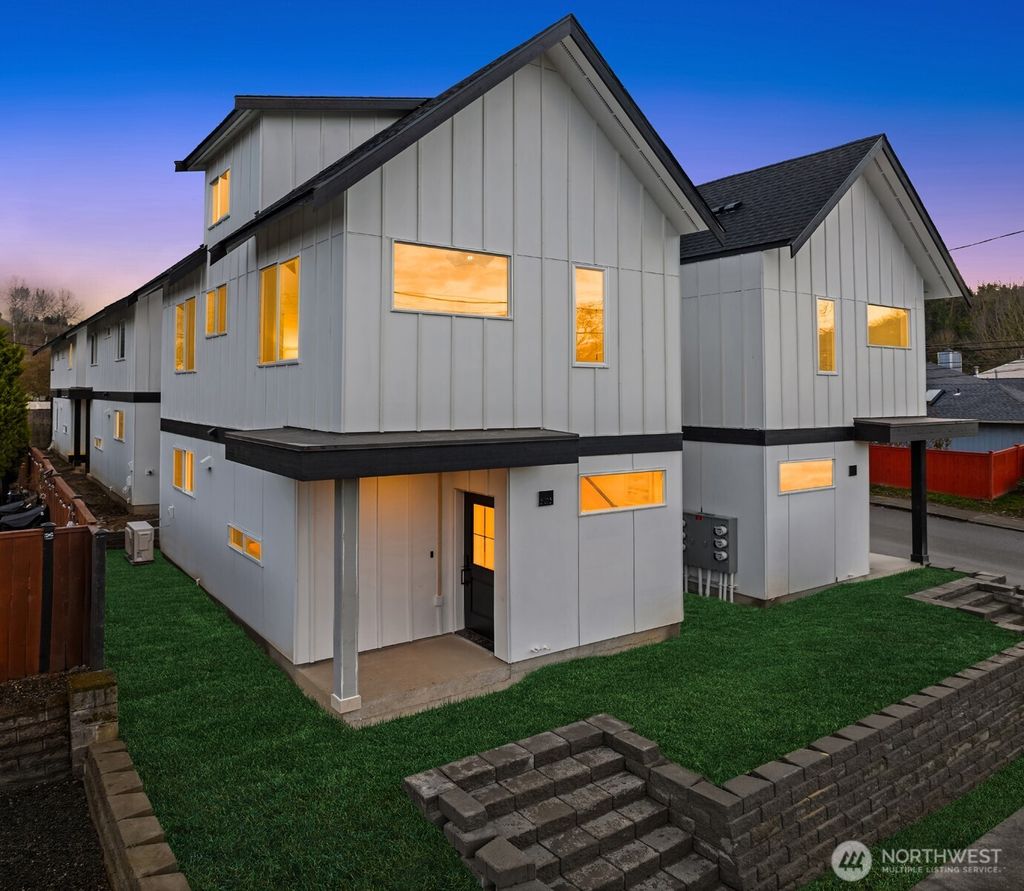 Photo of 503 S Henderson Street, Seattle, WA 98108 (MLS # 2490006)