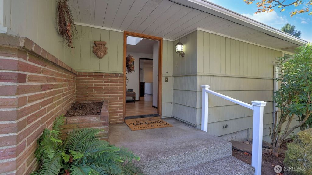 Photo of 247 SW 191st Street, Normandy Park, WA 98166 (MLS # 2435287)