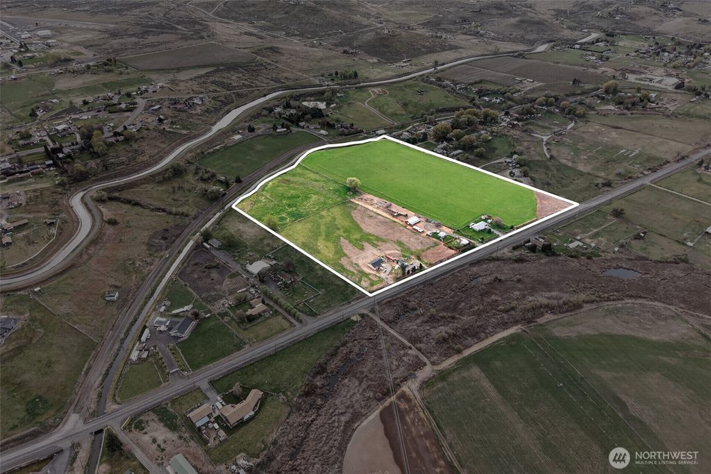 Photo of 0 East Selah Road, Yakima, WA 98901 (MLS # 2506701)