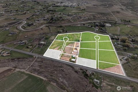 Photo of 0 East Selah Road, Yakima, WA 98901 (MLS # 2506701)