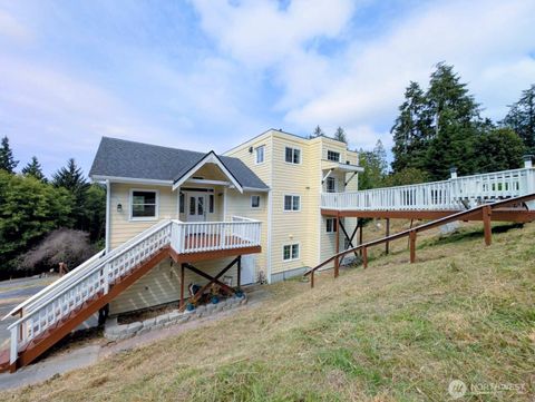 Photo of 5175 Ridgeline Place, Oak Harbor, WA 98277 (MLS # 2424649)