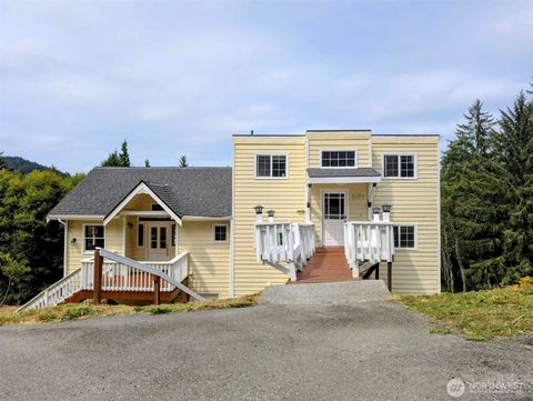 Photo of 5175 Ridgeline Place, Oak Harbor, WA 98277 (MLS # 2424649)