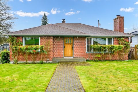 Photo of 5101 Delaware Avenue, Everett, WA 98203 (MLS # 2497737)