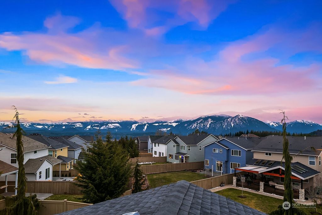 Photo of 9024 Satterlee Avenue SE, Snoqualmie, WA 98065 (MLS # 2043921)