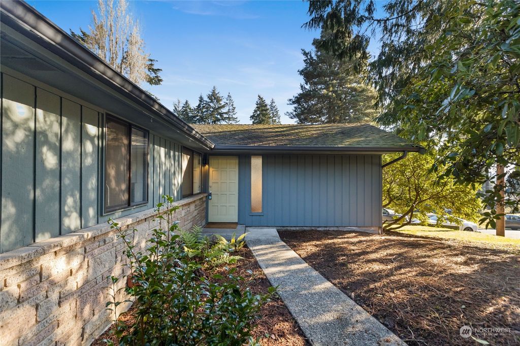 Photo of 1352 N 176th Street, Shoreline, WA 98133 (MLS # 2327545)