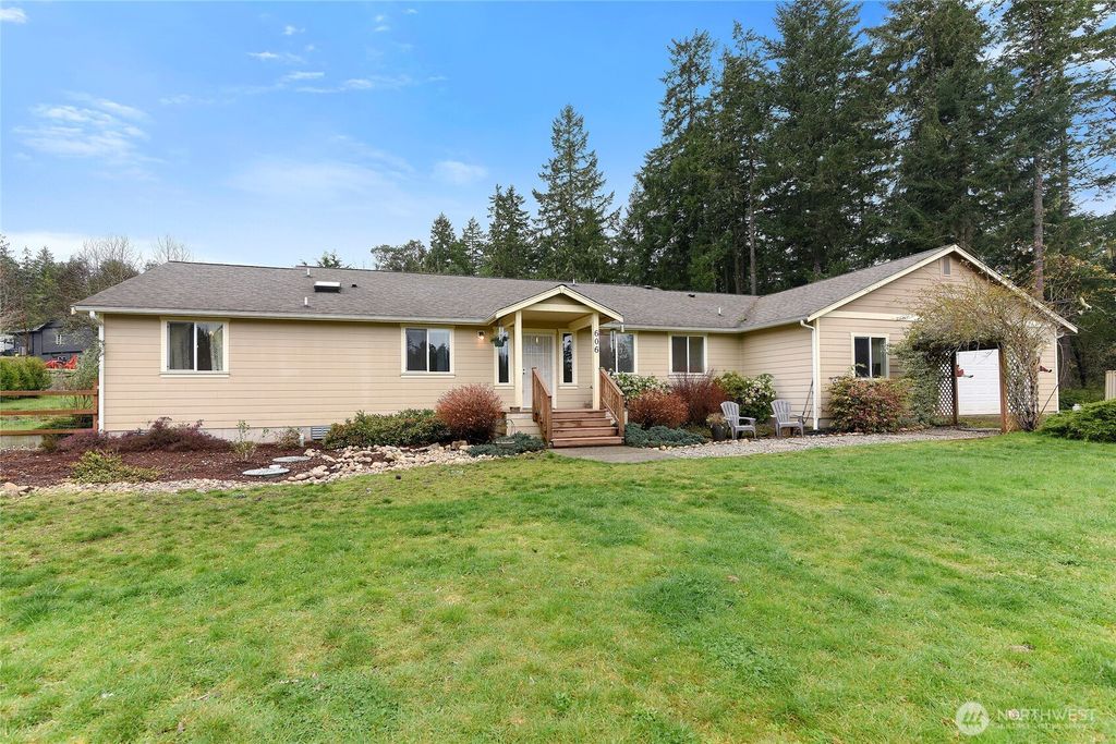Photo of 606 206 Avenue NW, Lakebay, WA 98349 (MLS # 2495751)