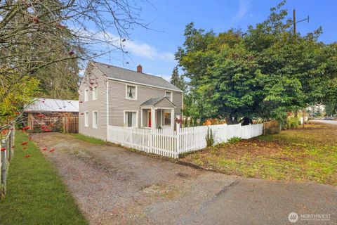 Photo of 5724 Lowell Road, Everett, WA 98203 (MLS # 2456148)