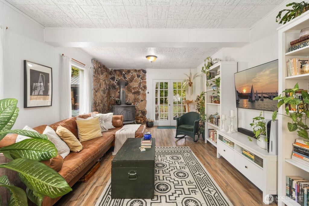 Photo of 5724 Lowell Road, Everett, WA 98203 (MLS # 2456148)