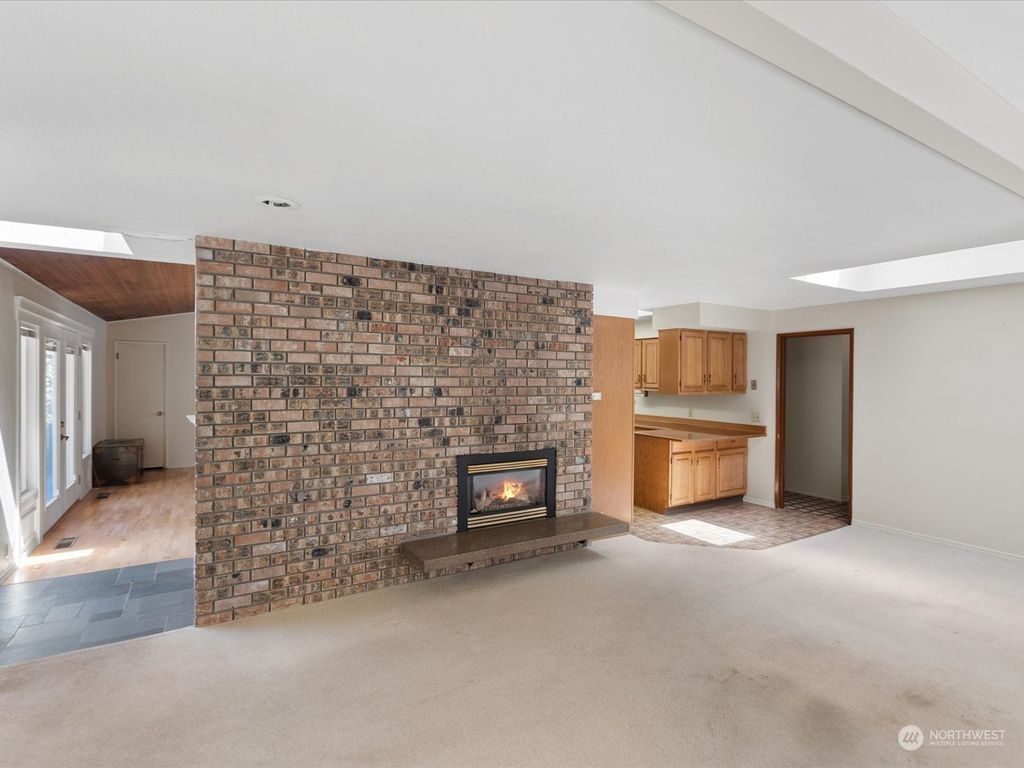 Photo of 1034 108th Avenue SE, Bellevue, WA 98004 (MLS # 2274417)