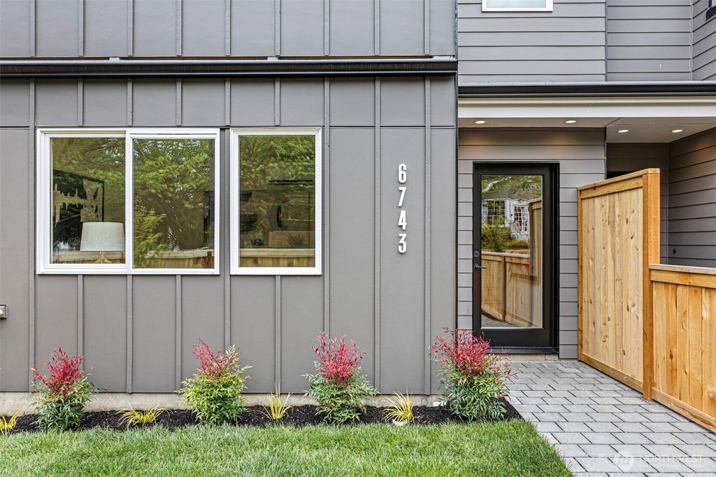 Photo of 6743 Earl Avenue NW, Seattle, WA 98117 (MLS # 2512338)