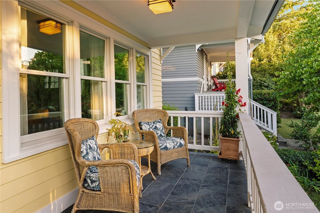 Photo of 2528 1st Avenue W, Seattle, WA 98119 (MLS # 2504399)