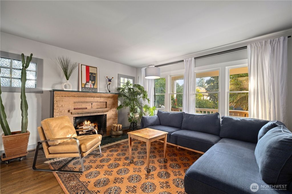 Photo of 2528 1st Avenue W, Seattle, WA 98119 (MLS # 2504399)