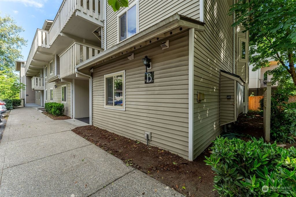 Photo of 18200 73rd Avenue NE #B101, Kenmore, WA 98028 (MLS # 2251763)