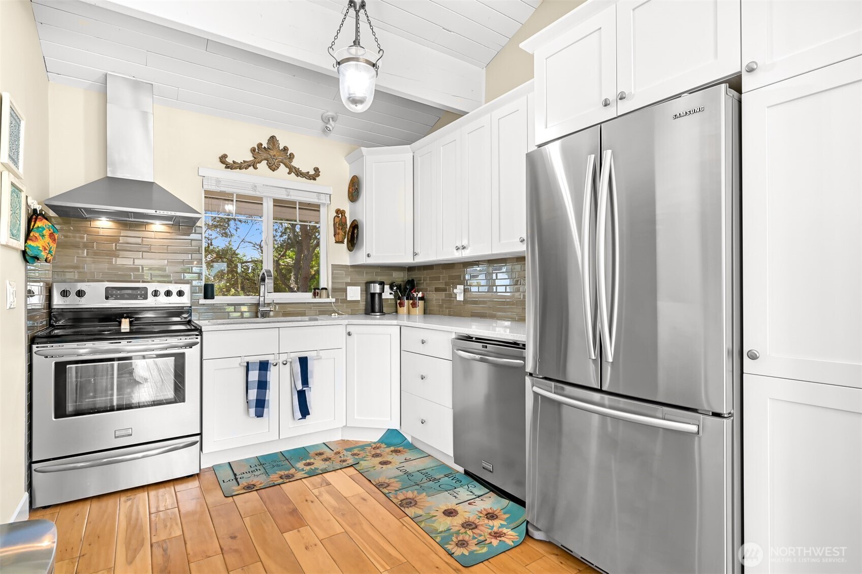 Blaine, Washington 98230, United States, 3 Bedrooms Bedrooms, ,1 BathroomBathrooms,Residential,Active,192455