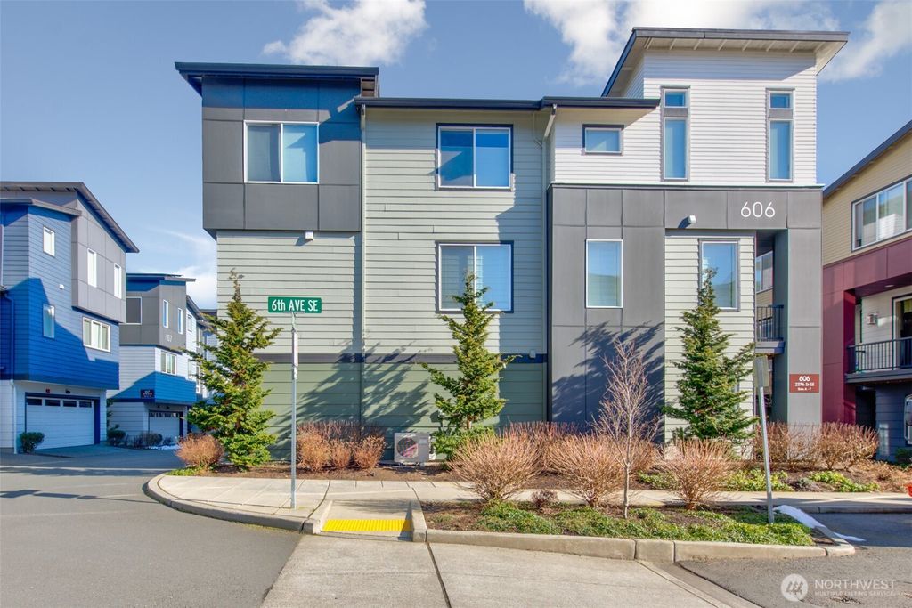 Photo of 606 237th Street SE #D, Bothell, WA 98021 (MLS # 2332294)