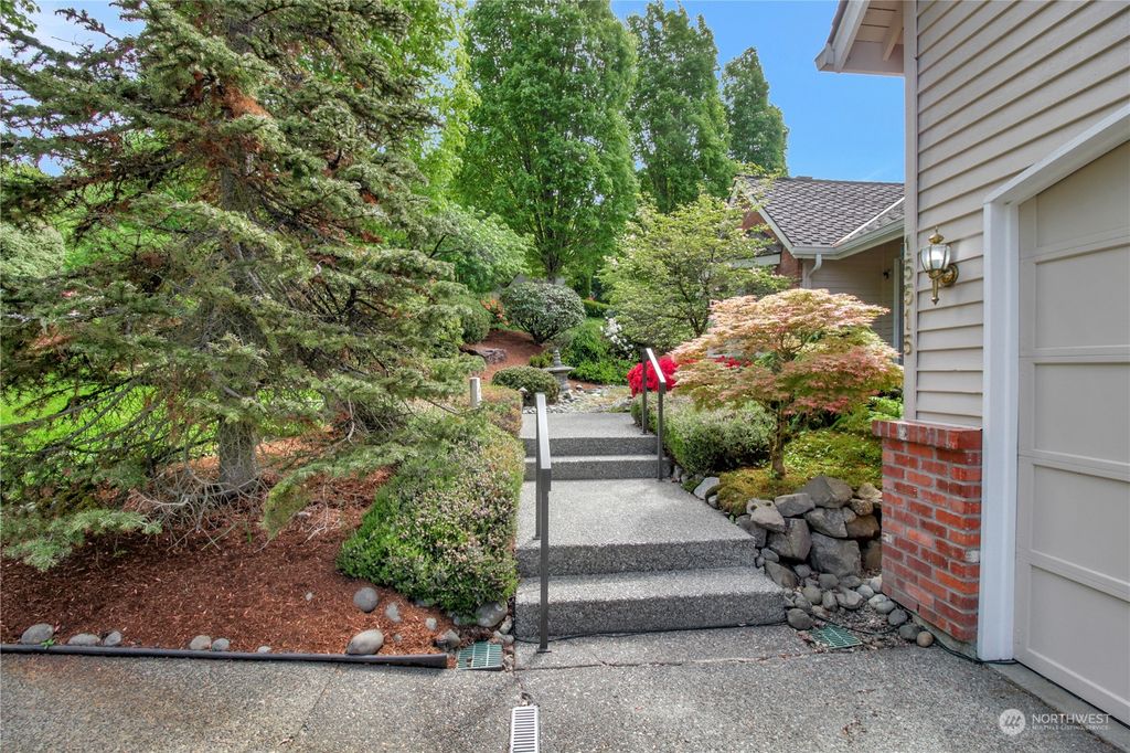 Photo of 15515 102nd Avenue NE, Bothell, WA 98011 (MLS # 2237261)