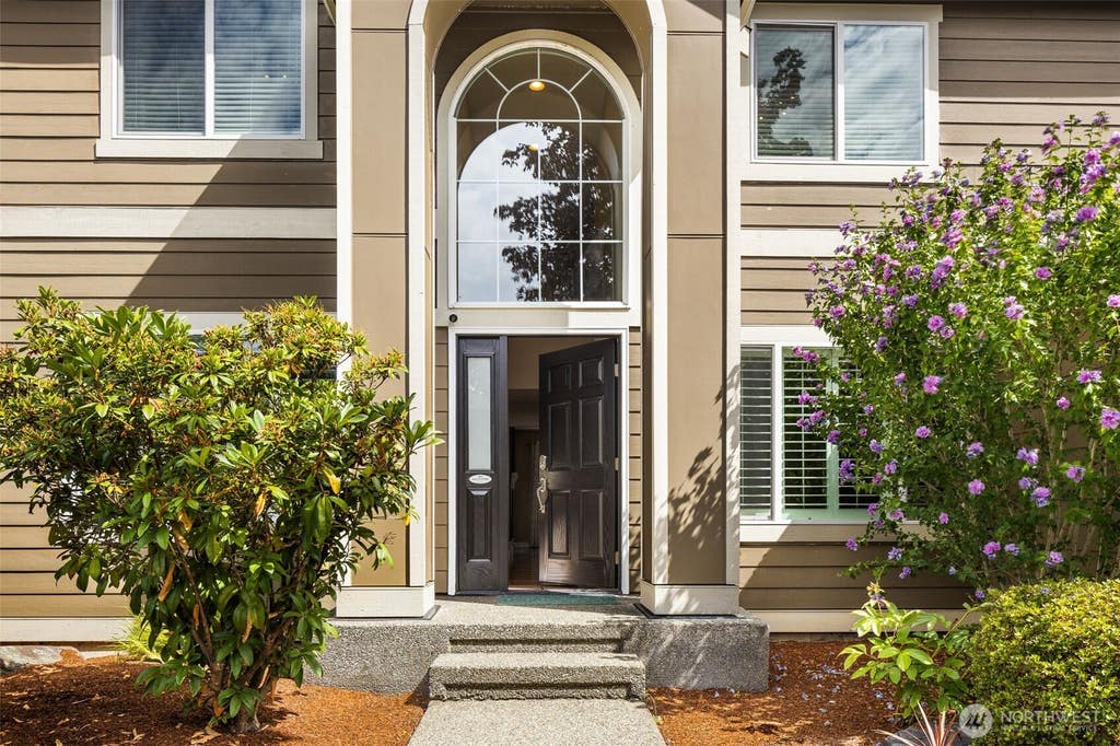 Photo of 12624 SE 300th Way, Auburn, WA 98092 (MLS # 2561303)