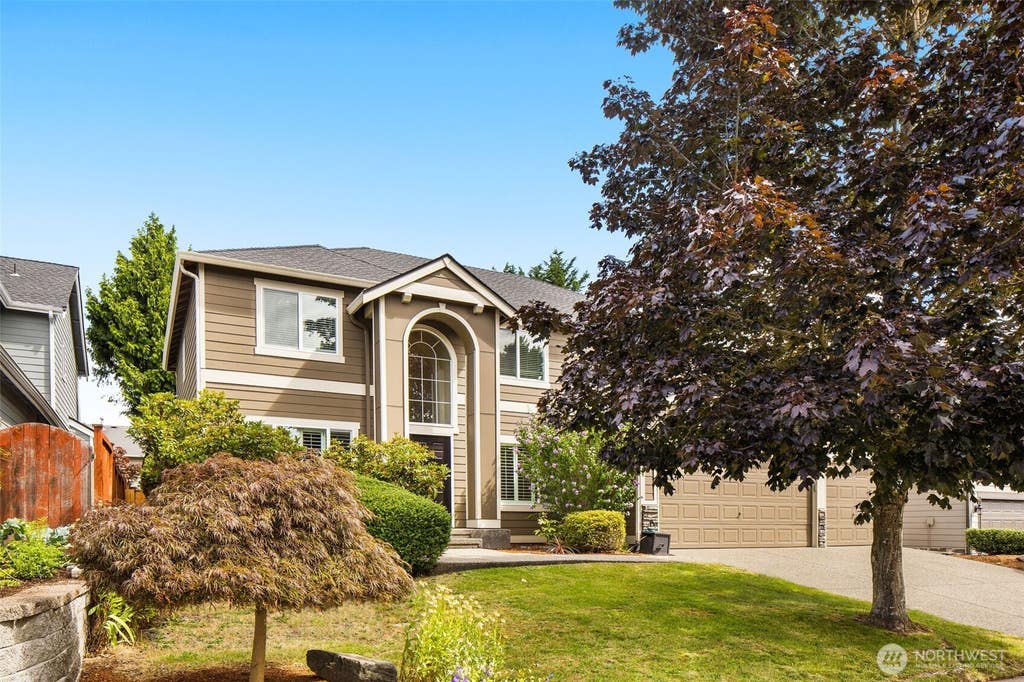 Photo of 12624 SE 300th Way, Auburn, WA 98092 (MLS # 2561303)
