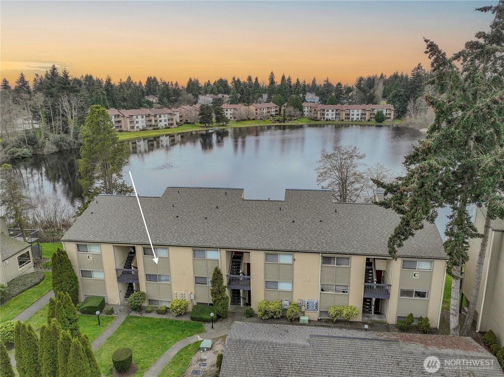 Photo of 31003 14th Avenue S #C4, Federal Way, WA 98003 (MLS # 2345790)