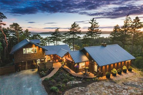 Photo of 11 Eagles Nest Drive, La Conner, WA 98257 (MLS # 2404368)