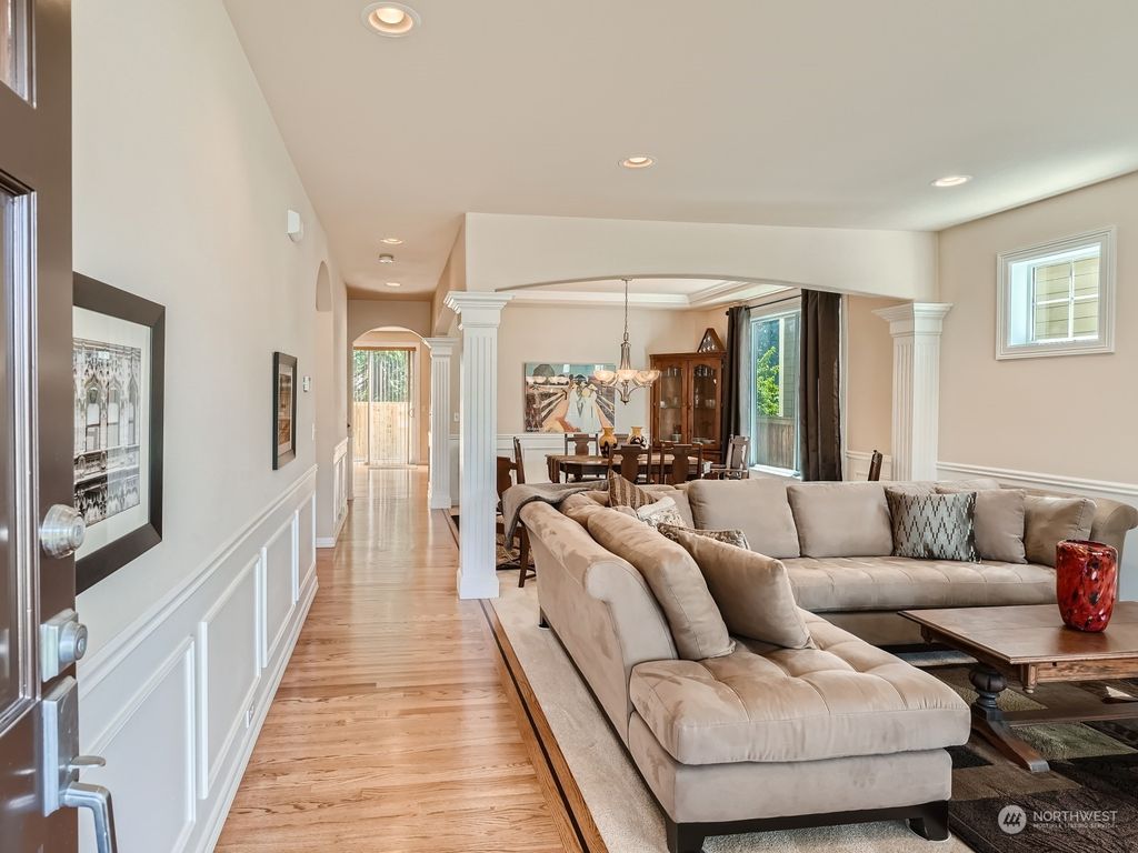 Photo of 5215 NE 3rd Place, Renton, WA 98059 (MLS # 2056999)