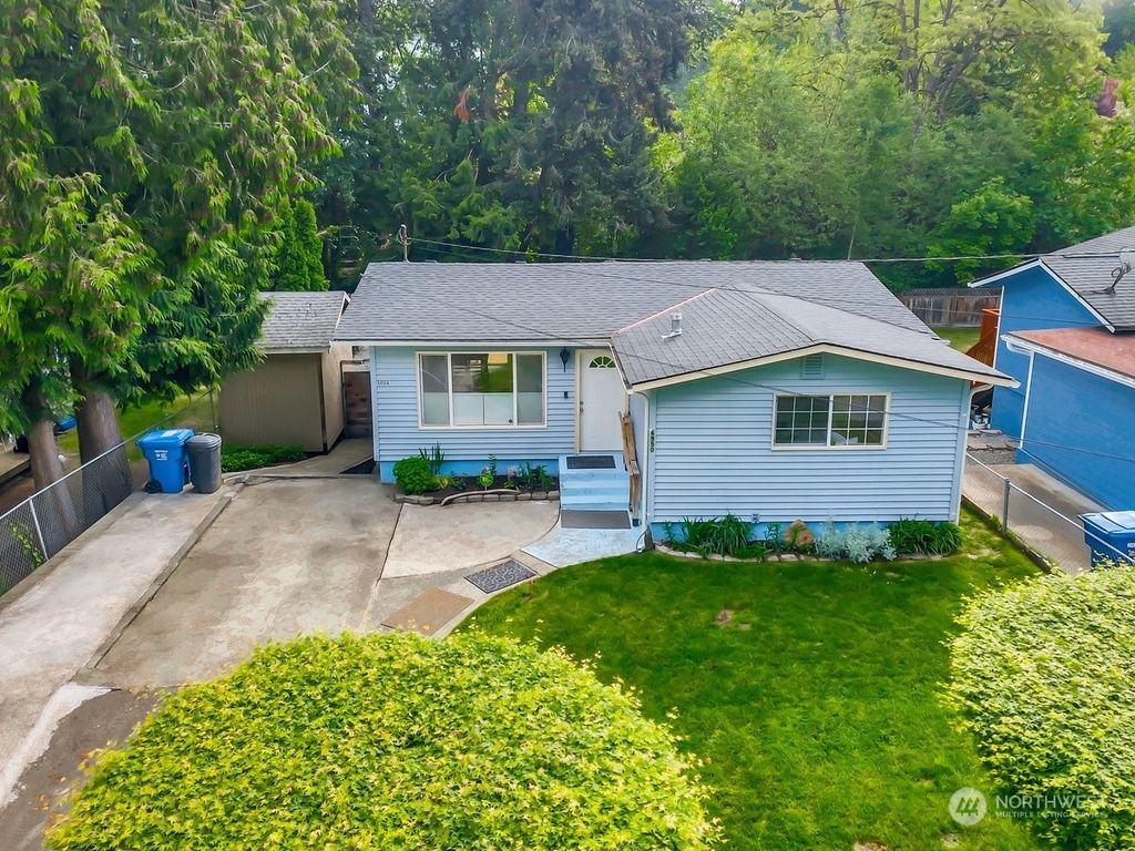 Photo of 6950 24th Avenue SW, Seattle, WA 98106 (MLS # 2072428)
