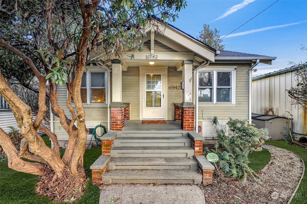 Photo of 6942 Flora Avenue S, Seattle, WA 98108 (MLS # 2025149)