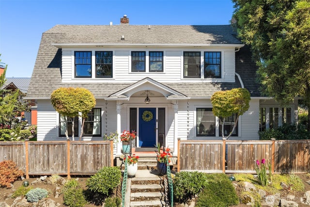 2414 Belvidere Avenue SW, Seattle