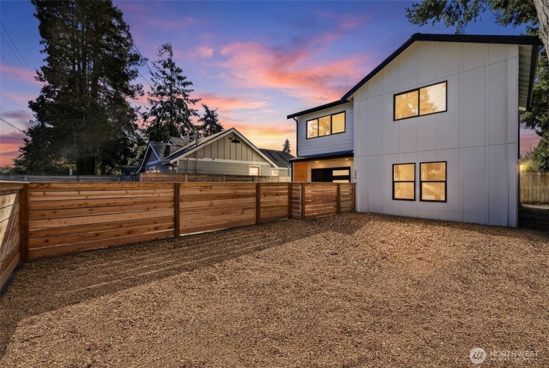 526 N 100th Street