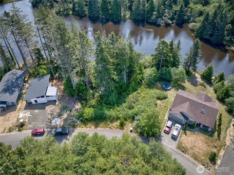 Photo of 0 Lot 4 Sunrise Lane, South Bend, WA 98586 (MLS # 2429991)