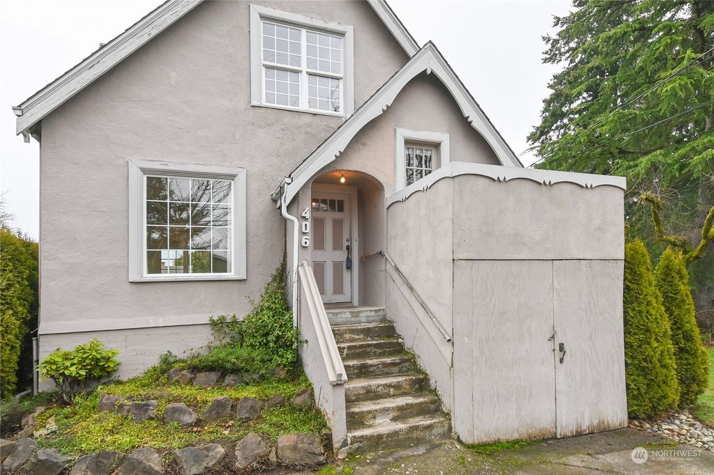 Photo of 406 N 127th Street, Seattle, WA 98133 (MLS # 2032684)