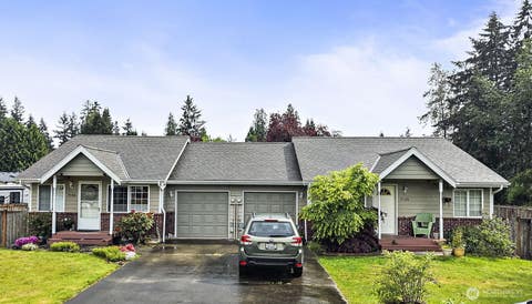 Photo of 916 40th Avenue SW, Puyallup, WA 98373 (MLS # 2570051)