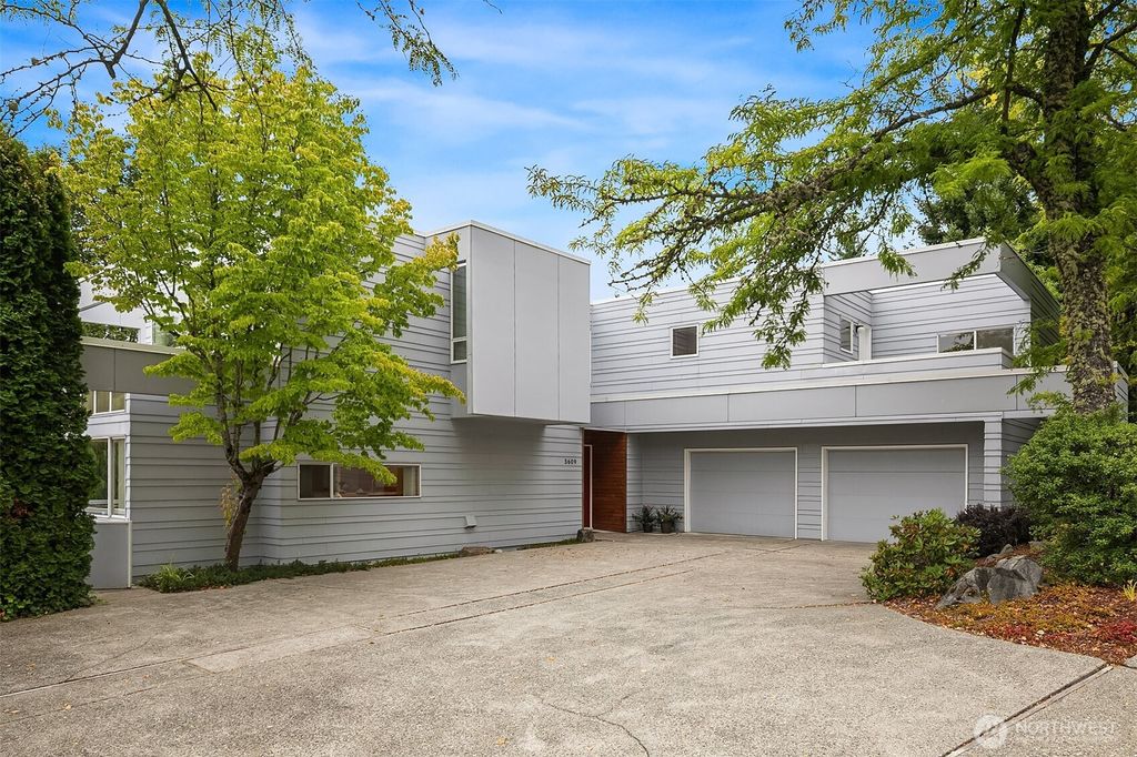 Photo of 5609 145th Avenue SE, Bellevue, WA 98006 (MLS # 2420816)